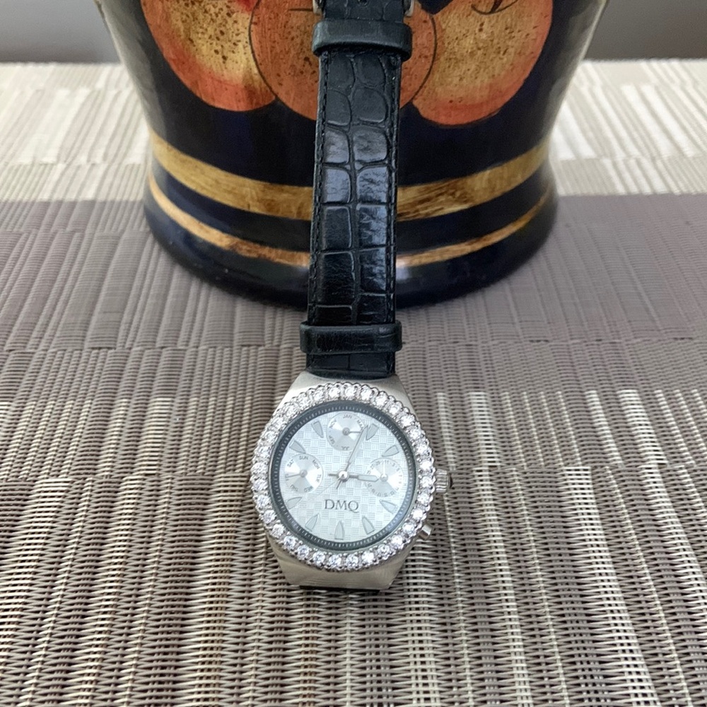 Watch with Diamonique stones (needs  new battery)